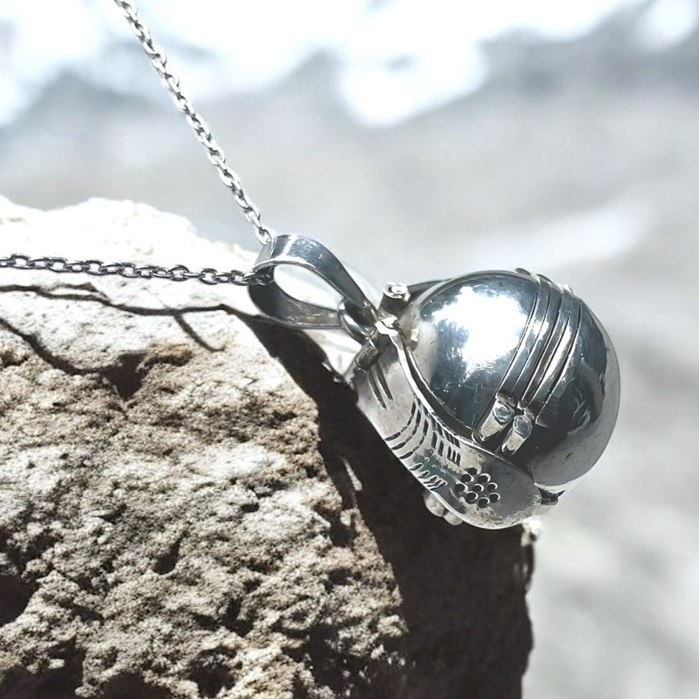 🌺Vintage Taxco Accordion Sphere Locket Necklace - Picture 14 of 15